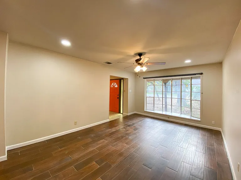11039 Whisper Valley St — Photo 17