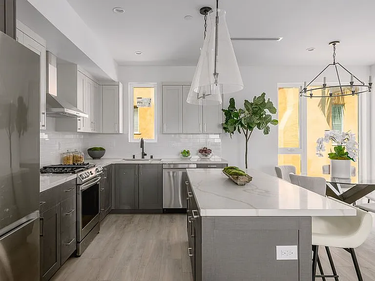 1551 Alvira St — Photo 25