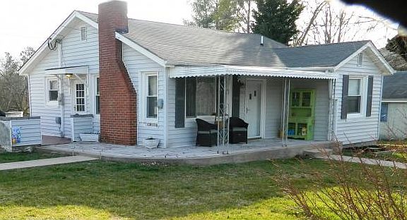 2nd image of 313 Vermont Dr