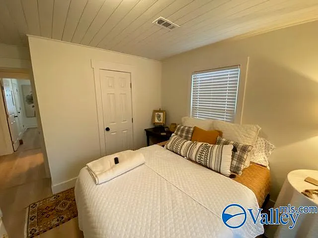 1236 Oshaughnessy Ave NE — Photo 18