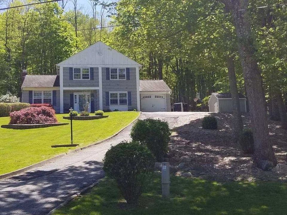 1st image of 7 Pinegrove Dr