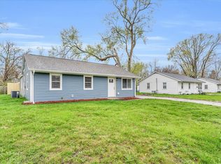 1519 Hedge Rd, Champaign, IL