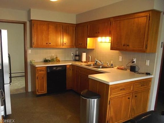 4th image of 28520 Lynhaven Dr