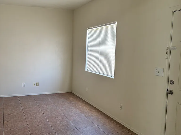 3602 E Blacklidge Dr #2 — Photo 2