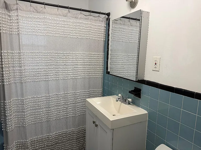 375 E Chester St #1 — Photo 7