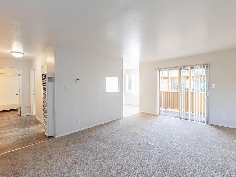 301 E Okeefe St — Photo 9
