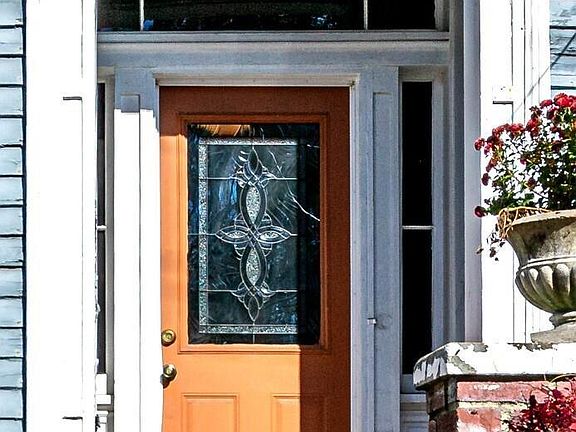 2nd image of 1124 Yale Ave