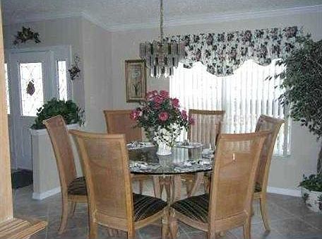 5th image of 4071 River Crest Cir