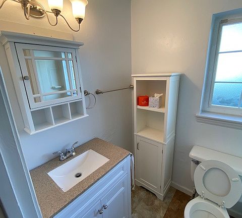 5th image of 956 Wilson Ave