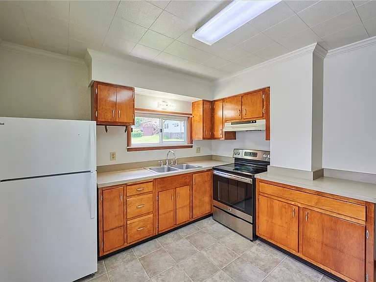 105 Derrick Ln — Photo 12