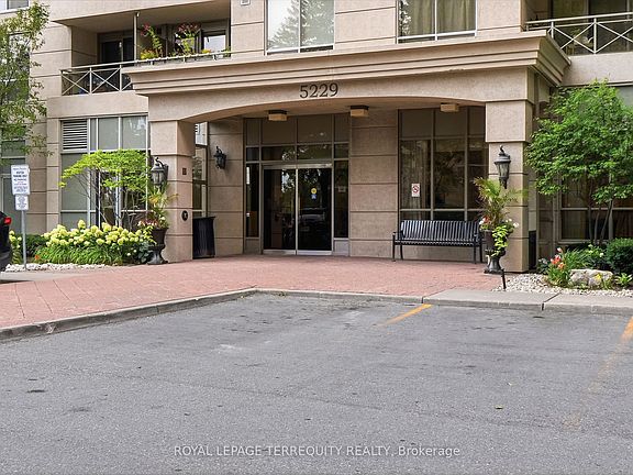 2nd image of 5229 Dundas St #405