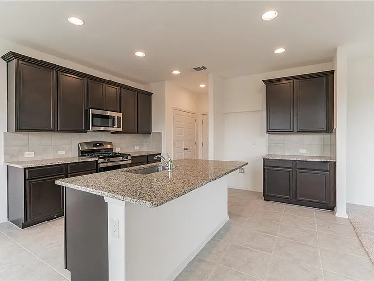 233 Trailside Ln — Photo 5