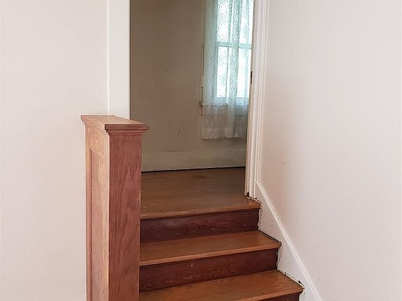 4th image of 220 N Frederick Ave