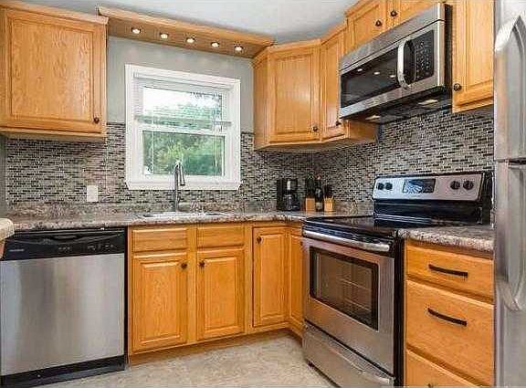 5th image of 5044 Aldrich Ave N