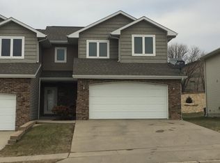 5588 Carver Dr, Dubuque, IA 52002