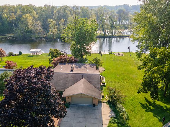 2nd image of 2271 Riverbend Dr