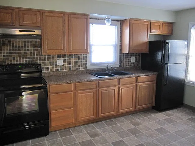309 Pawling St — Photo 4