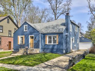 23 Fairwood Blvd, Pleasant Ridge, MI 48069