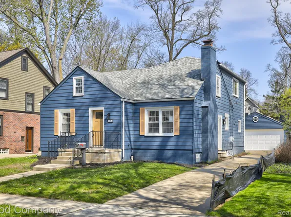 23 Fairwood Blvd, Pleasant Ridge, MI 48069