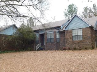 712 Maple St, Bonanza, AR 72916