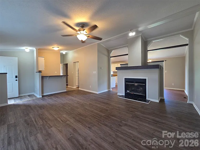 4223 Givens Rd — Photo 3