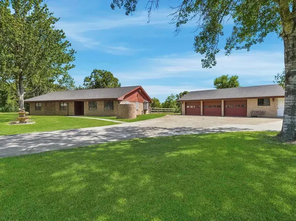 16101 Blue Bird St, Santa Fe, TX 77517