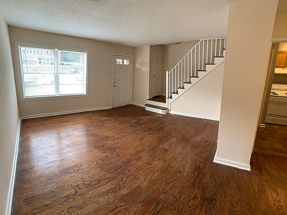 3rd image of 1632 Valley Ave