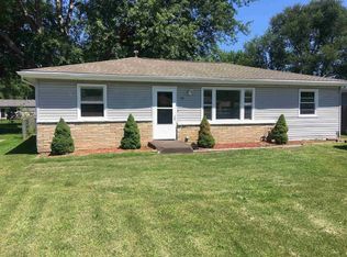 54 Liberty Blvd, Machesney Park, IL 61115