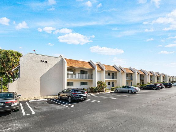 3rd image of 2825 SW 22nd Avenue #104