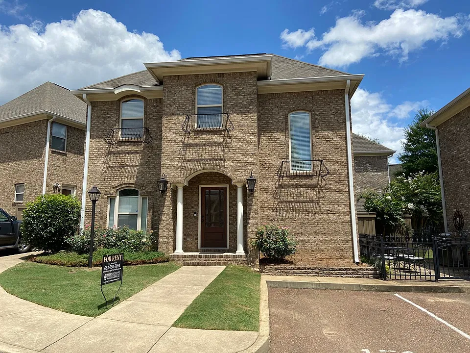 152 Falls Grove Dr