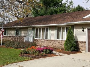 112 Meadows Ct, Forreston, IL 61030