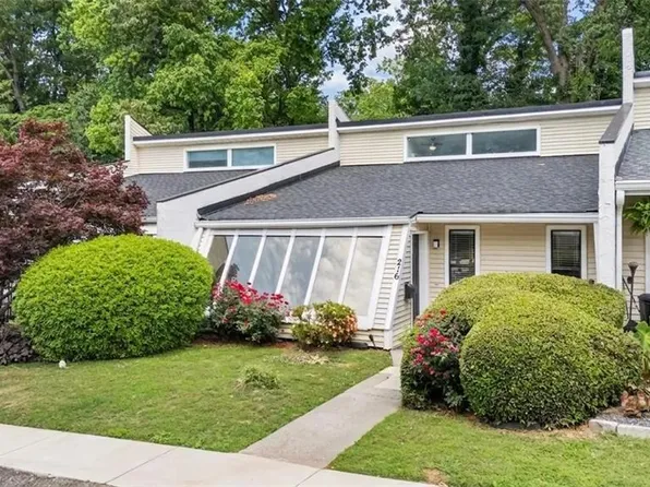 216 Goshen Ln, Woodstock, GA 30188