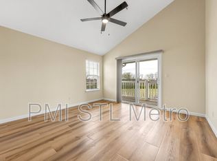 6303 Spring River Dr, O'Fallon, MO 63368