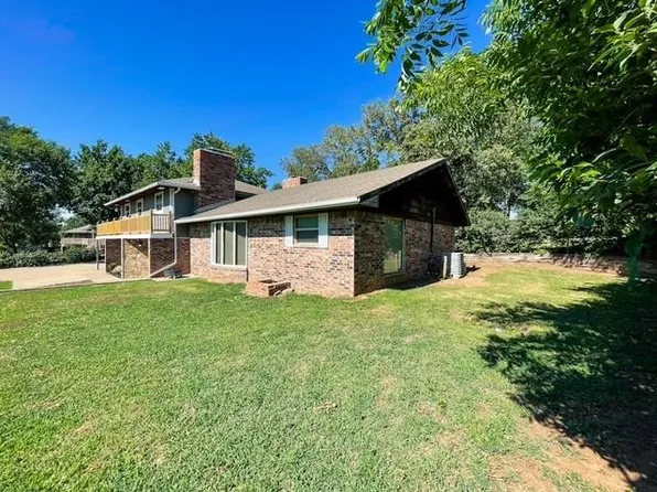 1300 N Pecan Rd, Ponca City, OK 74604
