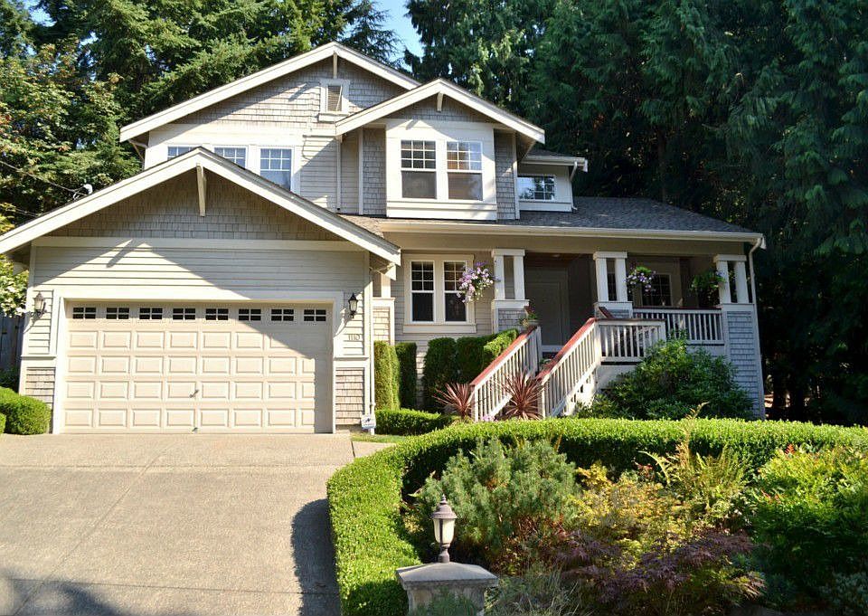 1st image of 1110 205th Ave NE