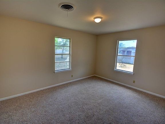 5th image of 1609 North St