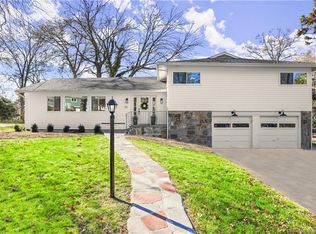 215 Crest Ter, Fairfield, CT 06825