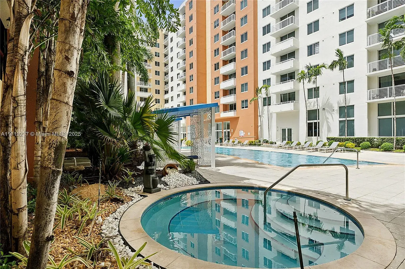 2 bed, 1066 sqft, $2,650 — Photo 3