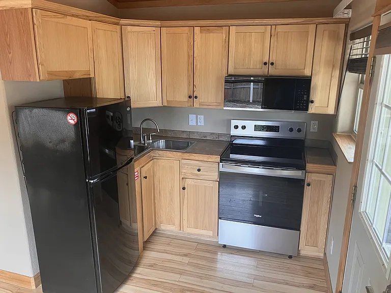 111 E Cottonwood Dr #8 — Photo 2