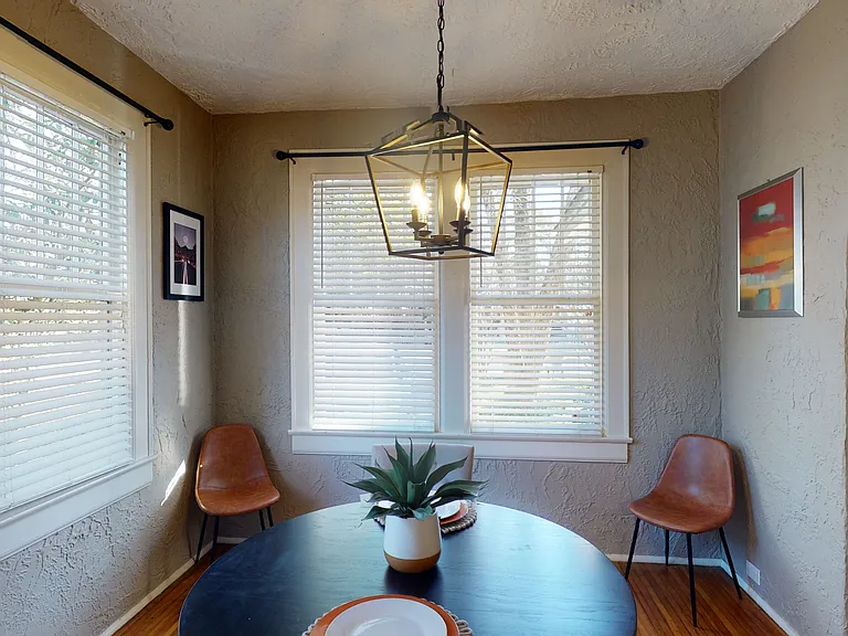 1827 Capitol Ave — Photo 8