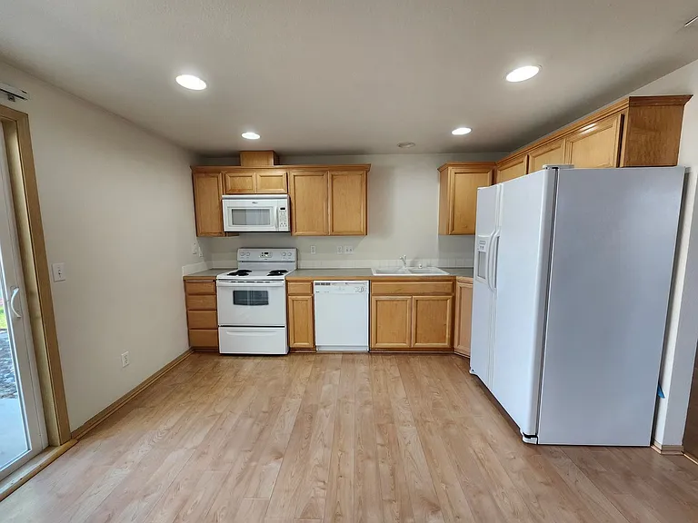 9704 Welsh Dr — Photo 6