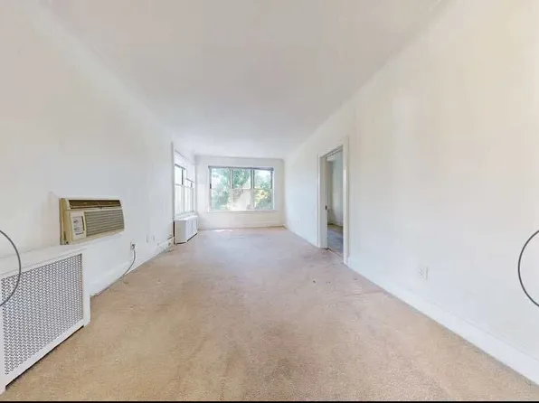 30-54 35th Street image 2 of 6