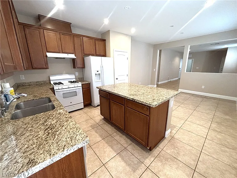 5643 Alta Peak Ct — Photo 9