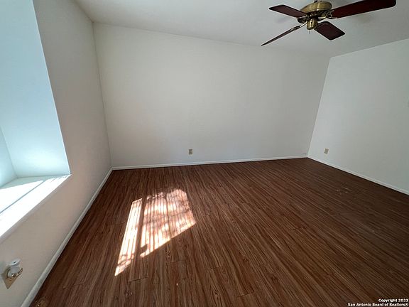 5th image of 8303 Windlake St