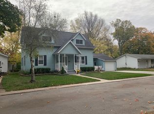 411 N 2nd St, Fairbury, IL 61739