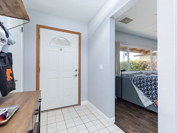 5th image of 824 Alene Ave