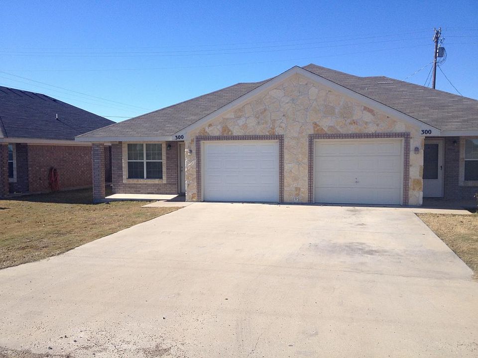 1st image of 116 Surrey Ln APT 400B