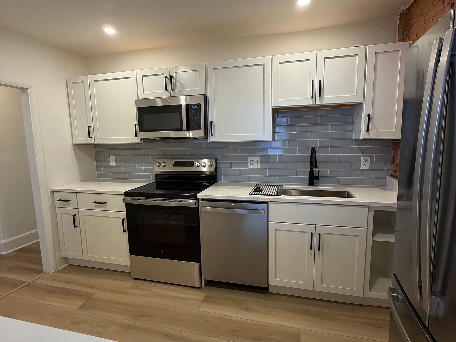 2 bed, 1600 sqft, $2,349 — Photo 2