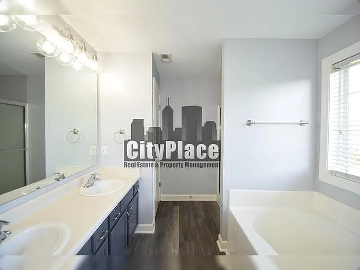 4440 Valley Trace Dr — Photo 33