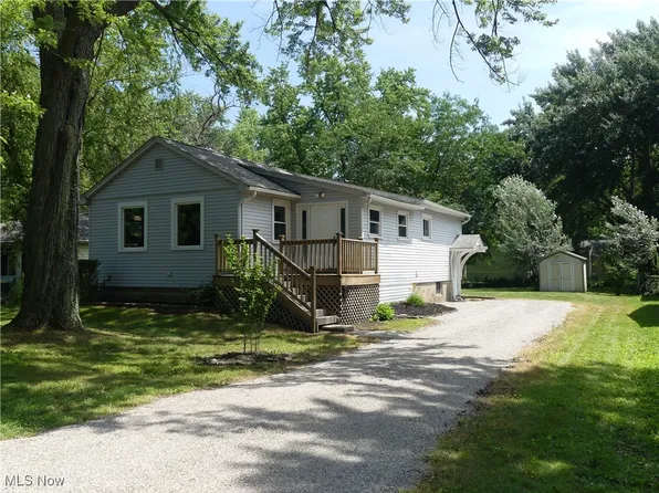 6069 Hyde St, Mentor, OH 44060